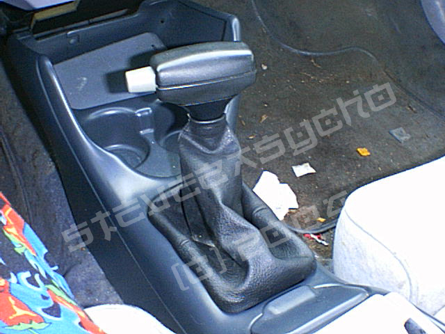 Boot_3.JPG (176111 bytes)