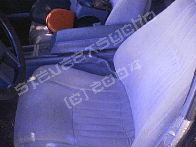 New_Seats_and_console_installed.JPG (143259 bytes)