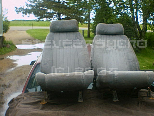 New_seats.JPG (150738 bytes)
