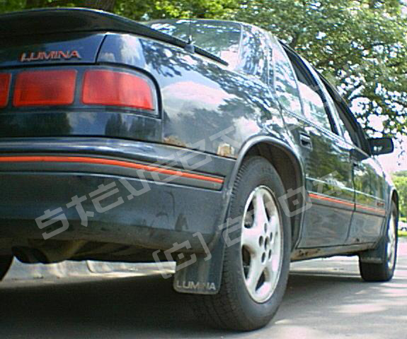 Rear qtr view.jpg (183950 bytes)