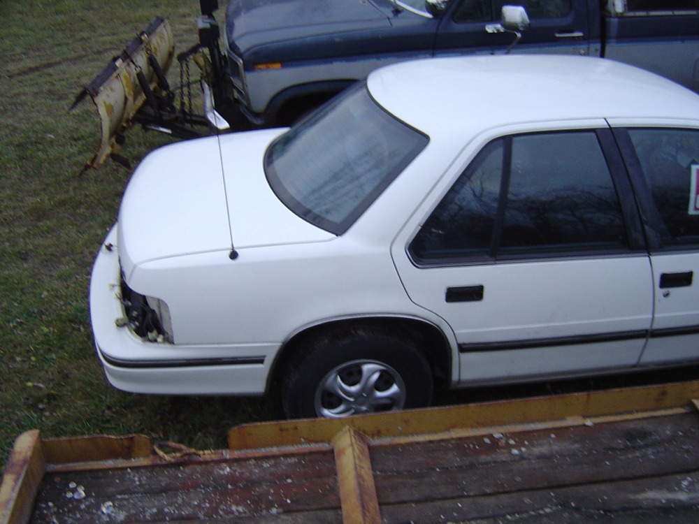 dealerrightqtr.jpg (157362 bytes)